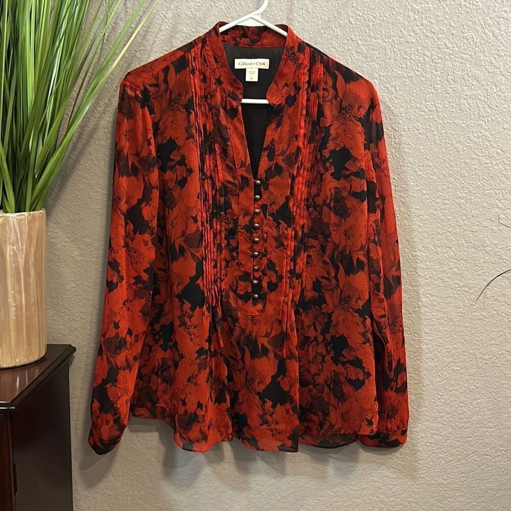 #446 Coldwater Creek v-neck, long sleeve half button down,l ined blouse size lar